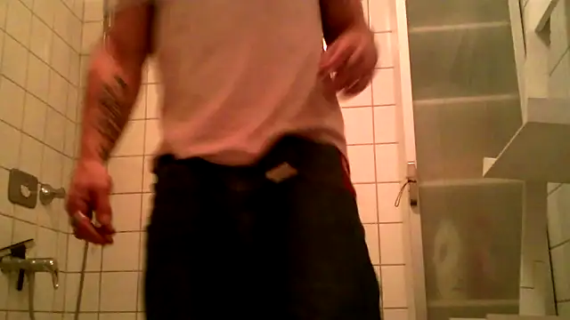 AthleticWomenizer2 online show from 11/16/25, 10:59