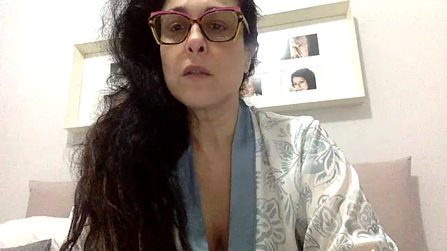 Snapshot of crudeliafrancy chatting on 03/02/26, 05:20 crudeliafrancy online show from 03/02/26, 05:20