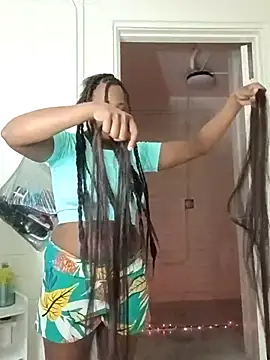 Snapshot of Xochillovemoney2 chatting on 10/29/25, 03:42 Xochillovemoney2 online show from 10/29/25, 03:42