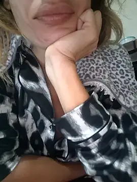 fammefatale1987 online show from 11/30/25, 07:40