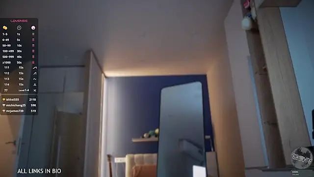 LAUREL HAZEL online show from 02/02/25, 01:45