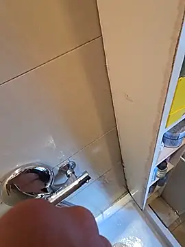 Snapshot of DasTomTom chatting on 06/08/26, 04:40 DasTomTom online show from 06/08/26, 04:40
