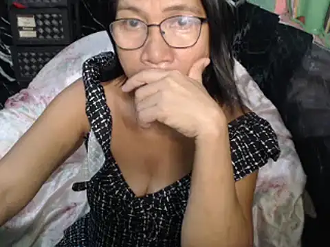 ASIANDOLLY4U online show from 04/16/26, 10:56