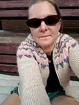 Snapshot of SwedishJennifer chatting on 05/04/26, 12:34 SwedishJennifer online show from 05/04/26, 12:34