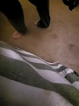 Snapshot of realeasy1 chatting on 02/07/26, 04:27 realeasy1 online show from 02/07/26, 04:27