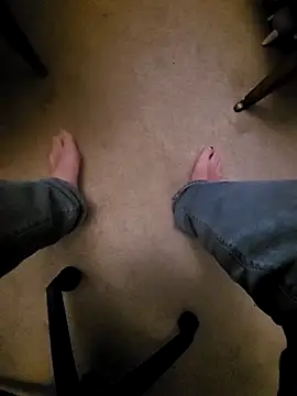 Snapshot of realeasy1 chatting on 02/26/26, 11:37 realeasy1 online show from 02/26/26, 11:37