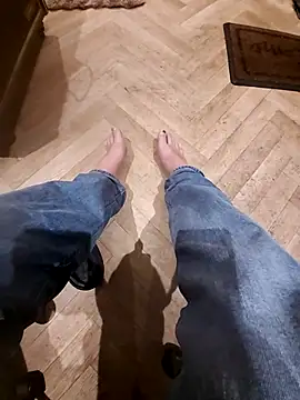 Snapshot of realeasy1 chatting on 04/02/26, 11:13 realeasy1 online show from 04/02/26, 11:13