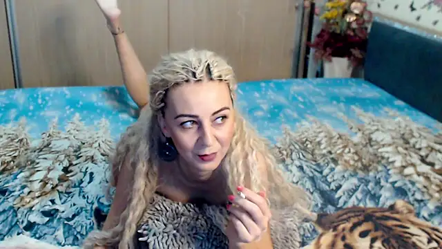 Snapshot of MirabelaSweet chatting on 03/15/25, 09:30 MirabelaSweet online show from 03/15/25, 09:30