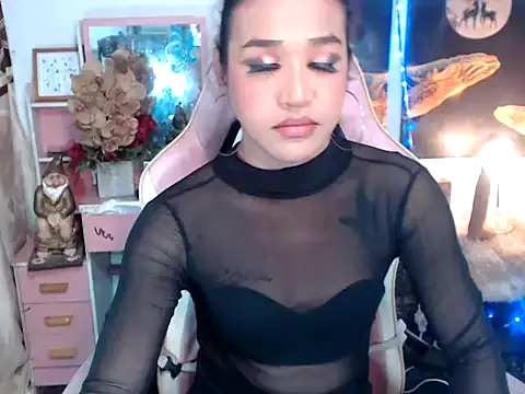 Snapshot of AsianMariaTs chatting on 10/22/25, 02:28 AsianMariaTs online show from 10/22/25, 02:28