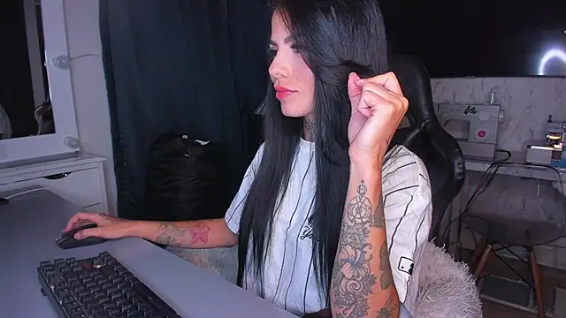 Lisegg  online show from 01/13/25, 06:38