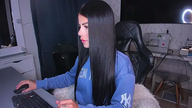 Lisegg  online show from 01/30/25, 11:11