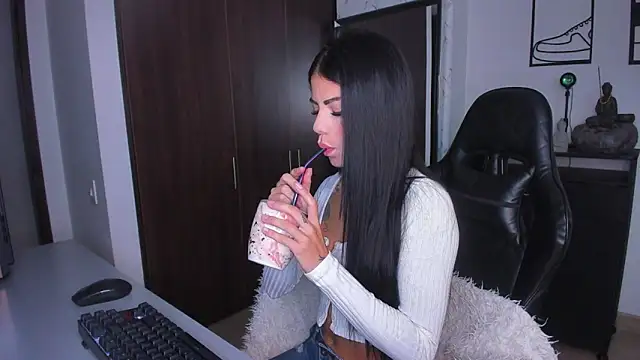 Lisegg  online show from 02/11/25, 11:32