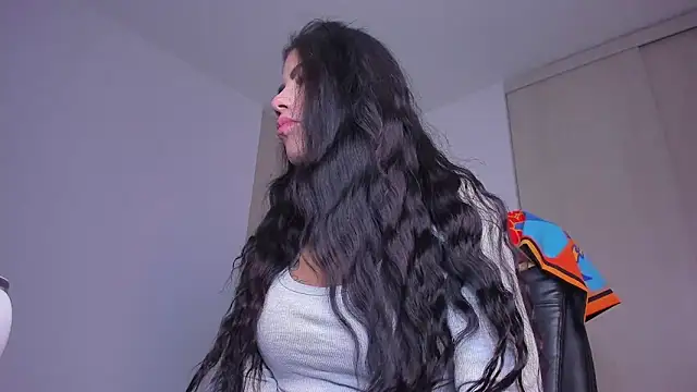 Lisegg  online show from 10/28/25, 10:08