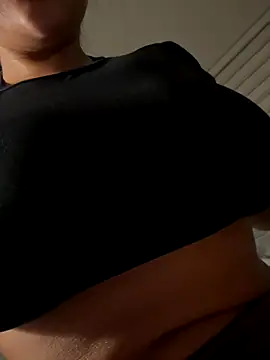 adrianalobo online show from 10/12/25, 02:21