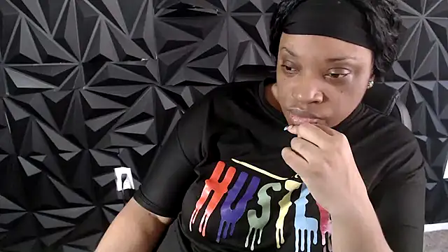 Snapshot of Sexymona1218 chatting on 06/29/26, 05:02 Sexymona1218 online show from 06/29/26, 05:02