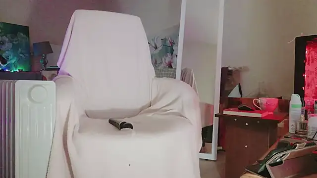 lara heaven online show from 03/01/26, 12:40