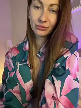 Luna Hoty online show from 03/15/25, 04:02