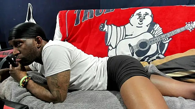 Snapshot of iBreakHeartz chatting on 12/24/24, 10:22 iBreakHeartz online show from 12/24/24, 10:22