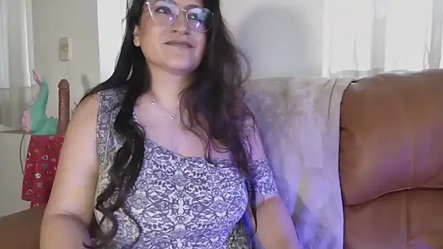 DeesseLuxure online show from 09/17/25, 02:19