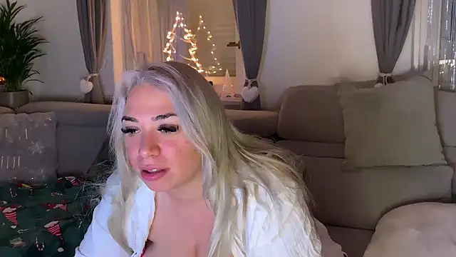 Snapshot of Monageil chatting on 12/20/24, 09:54 Monageil online show from 12/20/24, 09:54