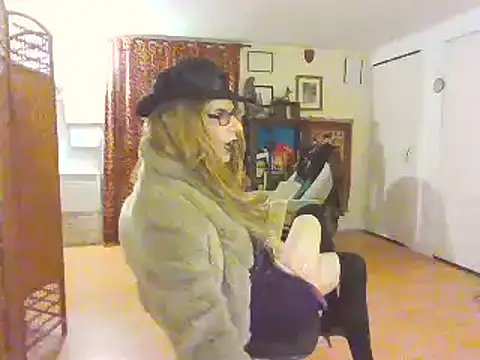 Ms Lilith online show from 12/15/24, 09:31