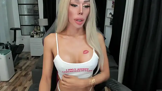 Snapshot of Forever_MissCandace chatting on 03/04/26, 04:07 Forever MissCandace online show from 03/04/26, 04:07