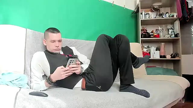 Snapshot of viraglaci18@xh chatting on 03/01/26, 01:02 viraglaci18xh online show from 03/01/26, 01:02