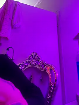  MelinaCurves  online show from 11/28/25, 10:34