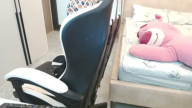 Hanako love online show from 03/05/25, 04:13