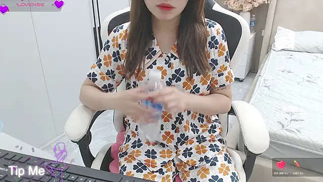 Hanako love online show from 02/17/26, 03:40