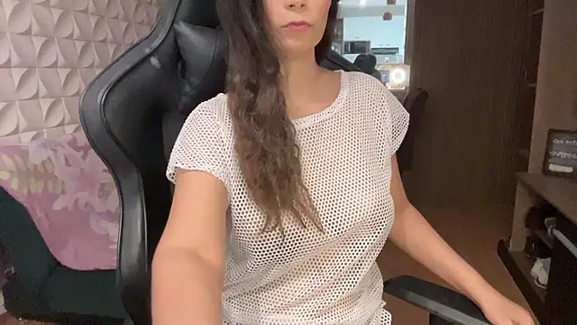 Leilacharlotte online show from 04/23/26, 01:02