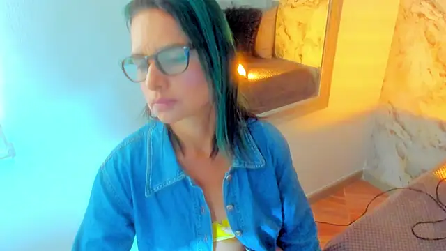 Snapshot of BrianaGarner chatting on 02/22/25, 07:14 BrianaGarner online show from 02/22/25, 07:14