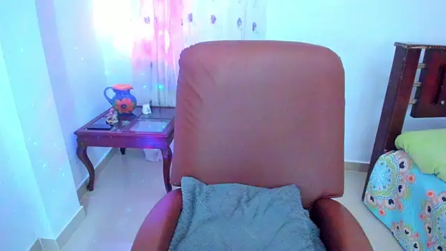 Snapshot of BrianaGarner chatting on 12/14/25, 04:51 BrianaGarner online show from 12/14/25, 04:51