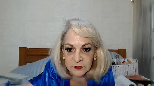 Snapshot of awild_kitten chatting on 06/07/26, 10:41 awild kitten online show from 06/07/26, 10:41
