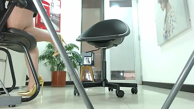 carieBelle1 online show from 12/05/25, 12:25