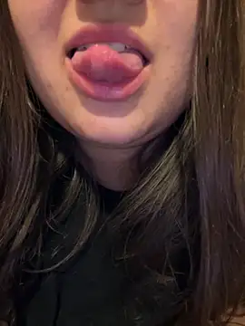 Snapshot of Jane_BBW chatting on 02/19/25, 12:14 Jane BBW online show from 02/19/25, 12:14