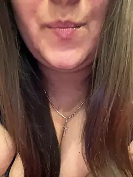 Snapshot of Jane_BBW chatting on 10/03/25, 04:31 Jane BBW online show from 10/03/25, 04:31