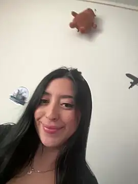 Snapshot of Sofhi_corolinne31 chatting on 12/10/24, 09:54 Sofhi corolinne31 online show from 12/10/24, 09:54