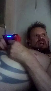 Snapshot of Skody31 chatting on 12/18/24, 10:51 Skody31 online show from 12/18/24, 10:51