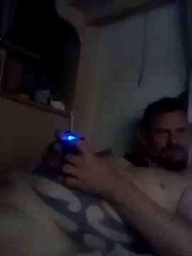 Snapshot of Skody31 chatting on 01/01/25, 09:28 Skody31 online show from 01/01/25, 09:28