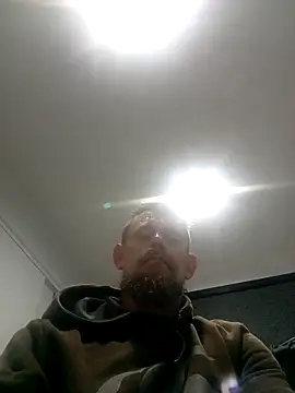 Snapshot of Skody31 chatting on 11/10/25, 04:17 Skody31 online show from 11/10/25, 04:17