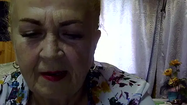 Emma52610 online show from 09/21/25, 10:50