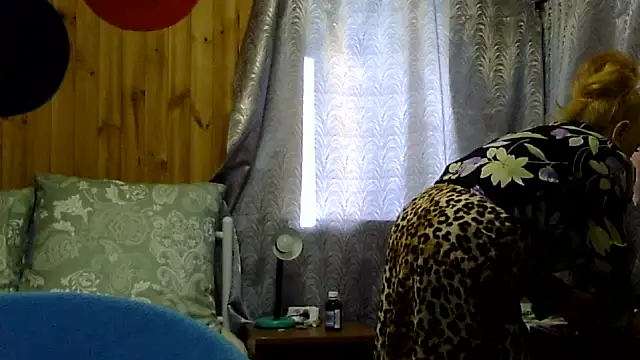 Emma52610 online show from 09/26/25, 11:14