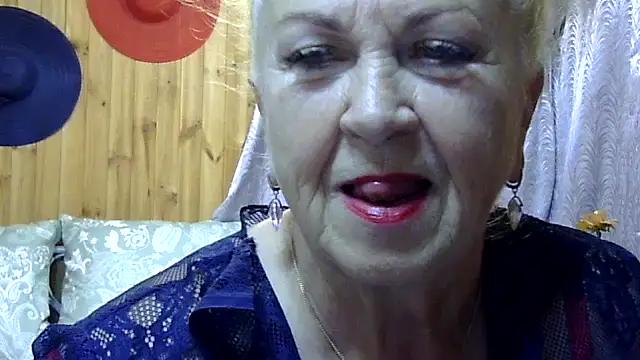 Emma52610 online show from 10/02/25, 05:58