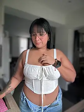 DannaaMeliza online show from 12/19/24, 09:51