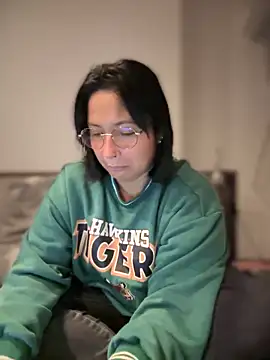 DannaaMeliza online show from 12/31/24, 10:26