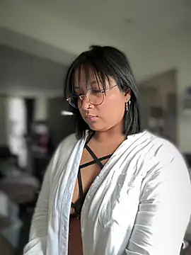 DannaaMeliza online show from 01/11/25, 02:04