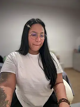 DannaaMeliza online show from 01/27/25, 01:09