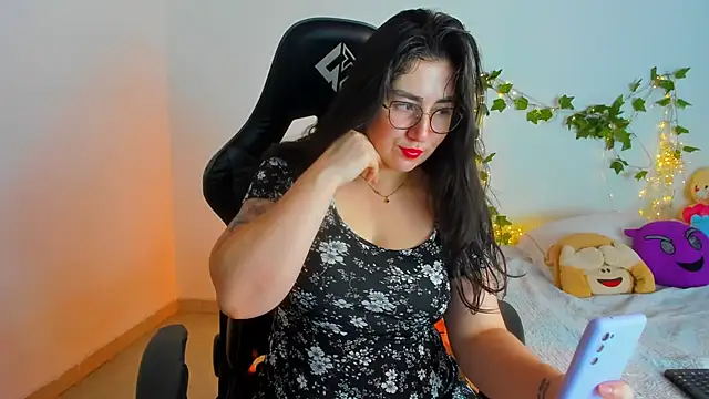 Susan Foxx online show from 04/14/26, 06:03