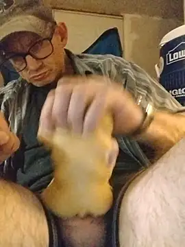 ROBERT0516 online show from 10/28/25, 03:32